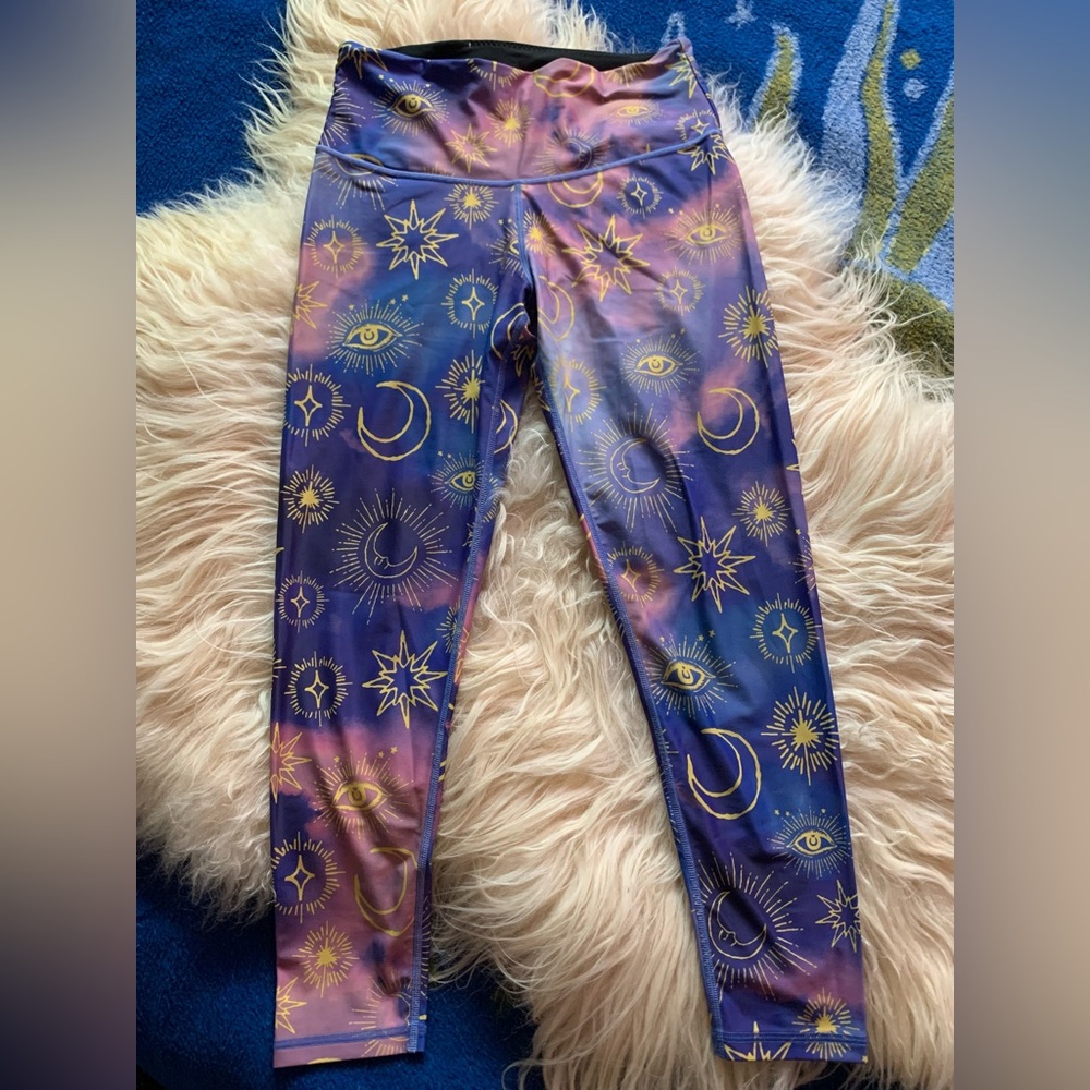 Victoria's Secret Sport 7/8 medium Legging eye moon stars esoteric witchy design
